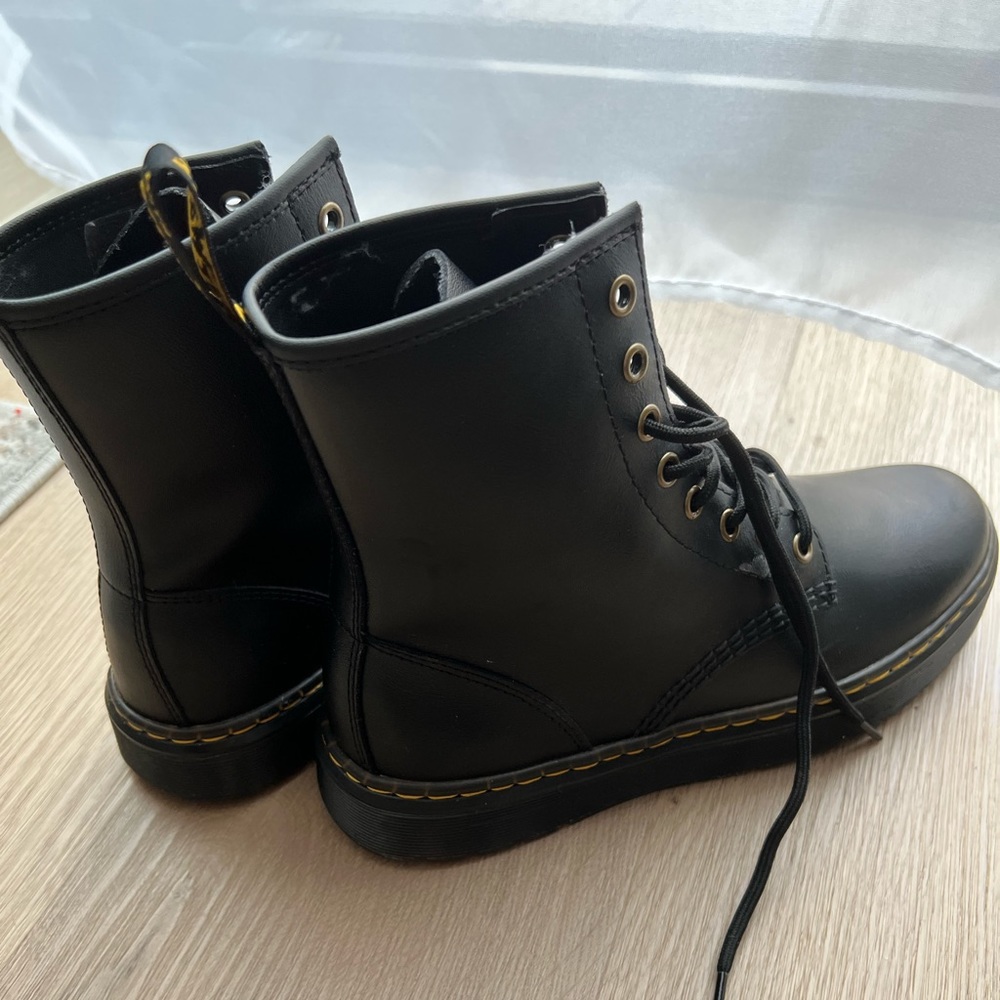 DOC MARTENS (BASICALLY NEW) - Picture 2 of 4